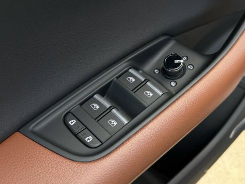 Used 2021 Audi Q8 Premium Plus w/ Premium Plus Package image 15