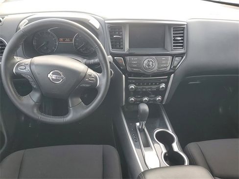 Used 2020 Nissan Pathfinder SV image 12