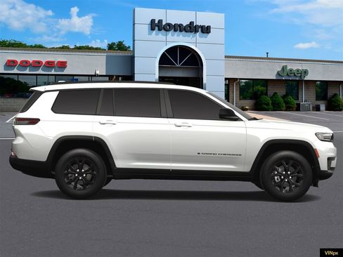 New 2025 Jeep Grand Cherokee L Altitude image 9
