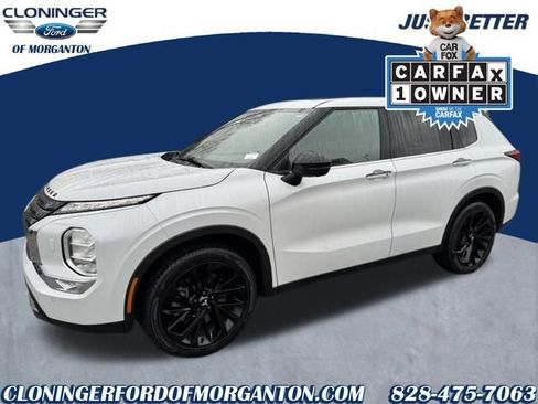 Used 2024 Mitsubishi Outlander SE Black Edition image 4