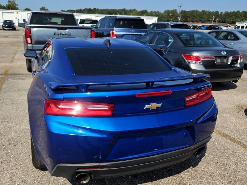Used 2016 Chevrolet Camaro LT w/ Technology Package RWD image 4