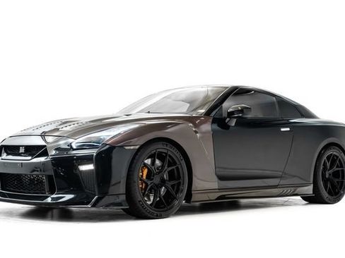 Used 2015 Nissan GT-R Premium AWD/4WD image 8