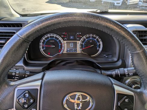 Used 2014 Toyota 4Runner Limited image 20