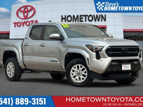 Used 2025 Toyota Tacoma SR5 AWD/4WD image 1