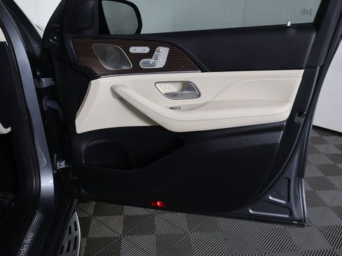 Used 2023 Mercedes-Benz GLE 450 4MATIC w/ AMG Line Exterior image 28