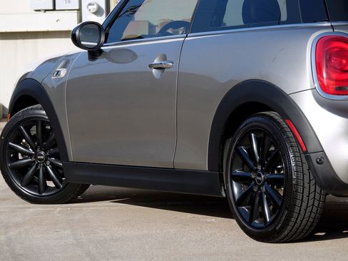 Used 2017 MINI Cooper S image 33