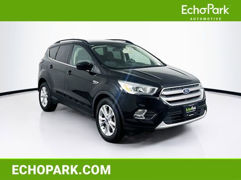 Used 2017 Ford Escape SE w/ Equipment Group 201A image 1