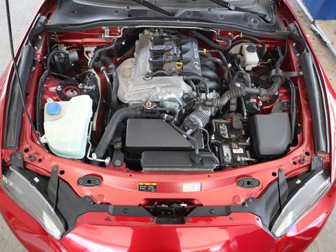 Used 2016 MAZDA MX-5 Miata Grand Touring RWD image 12
