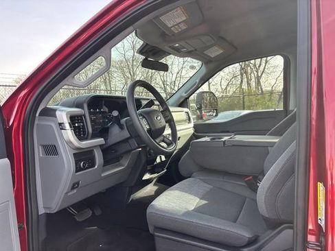 Used 2025 Ford F350 XLT image 12