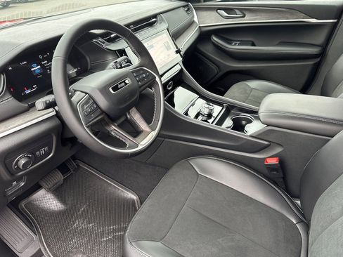 New 2026 Jeep Grand Cherokee 4WD image 10