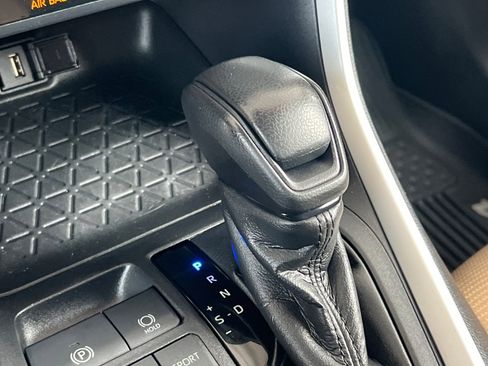 Used 2020 Toyota RAV4 LE image 26