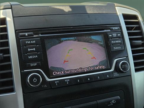 Used 2018 Nissan Frontier SV RWD image 17