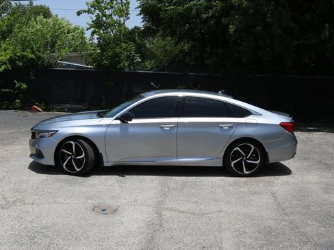 Used 2022 Honda Accord Sport image 2