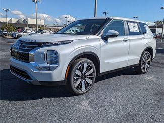 New 2025 Mitsubishi Outlander SE video 2