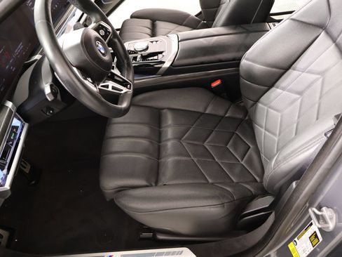 Used 2023 BMW 740i RWD image 12