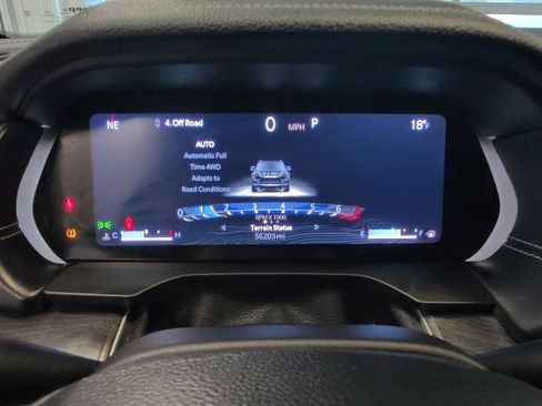 Used 2023 Jeep Grand Cherokee Limited w/ Luxury Tech Group II image 18