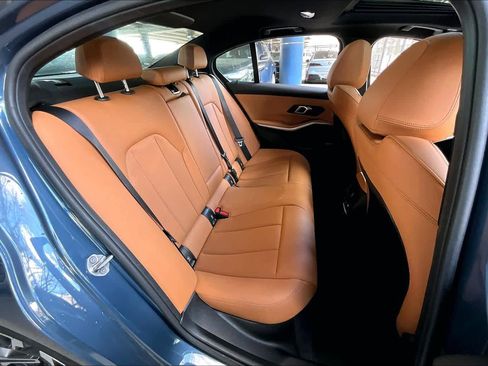 Certified 2025 BMW 330i Sedan image 21