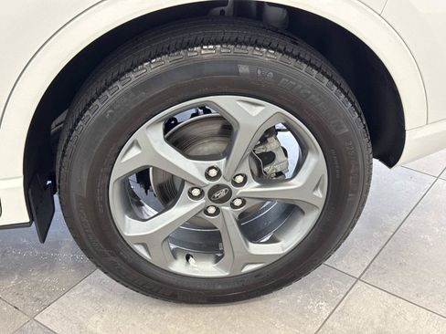 Used 2023 Ford Escape ST-Line Select AWD/4WD image 9