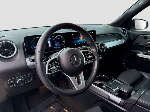 Used 2021 Mercedes-Benz GLB 250 GLB 250 w/ Premium Package image 7