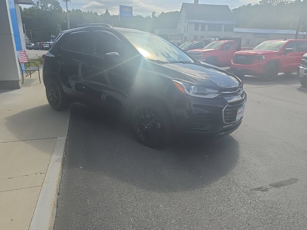 Used 2022 Chevrolet Trax LT w/ Premium Seat Package AWD/4WD image 8