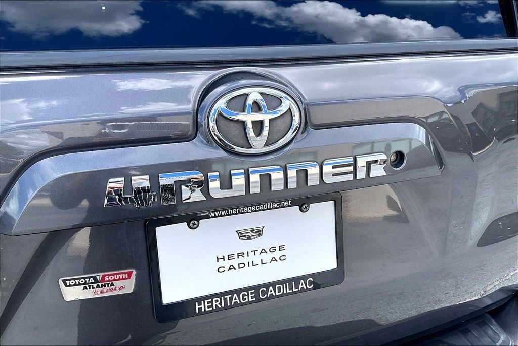 Used 2018 Toyota 4Runner SR5 Premium AWD/4WD image 23