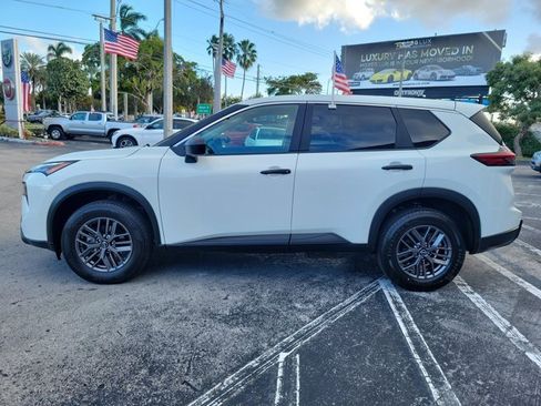 Used 2025 Nissan Rogue S image 4