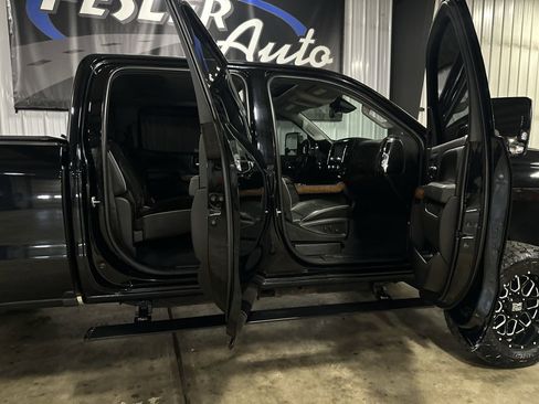 Used 2019 Chevrolet Silverado 2500 High Country w/ Duramax Plus Package image 33