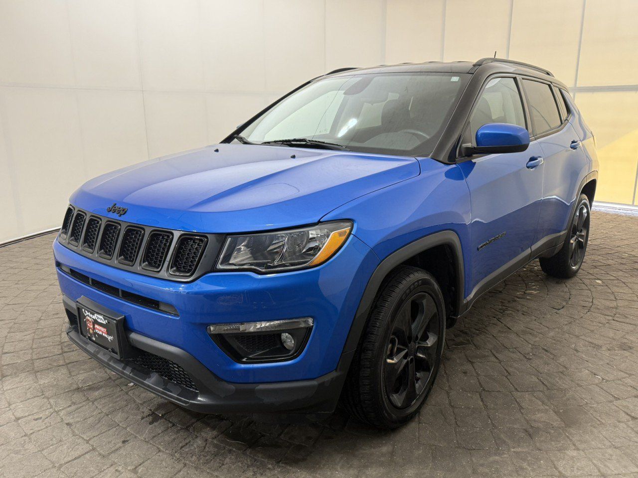 Used 2019 Jeep Compass Latitude AWD/4WD image 3