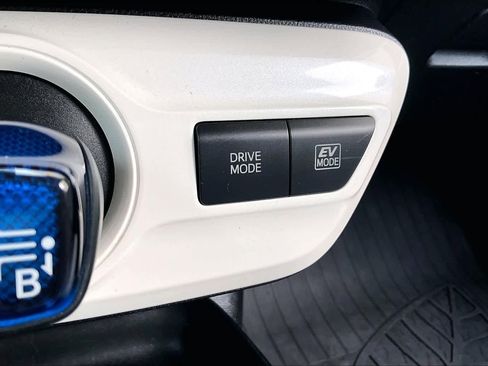 Used 2018 Toyota Prius Two w/ Prius Two Safety Plus Package FWD image 35