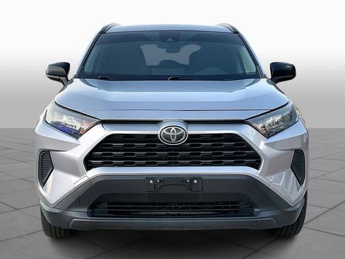 Used 2019 Toyota RAV4 LE image 5