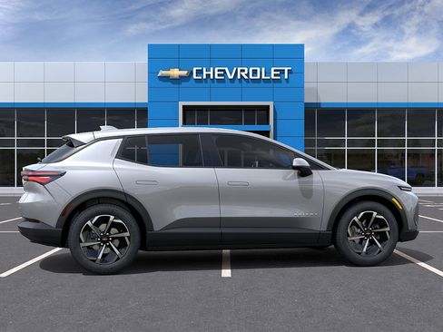 New 2026 Chevrolet Equinox EV LT w/ Comfort Package FWD image 5