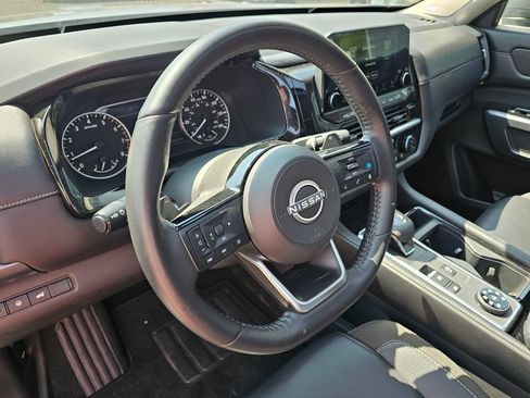 Used 2025 Nissan Pathfinder SL w/ SL Premium Package AWD/4WD image 26