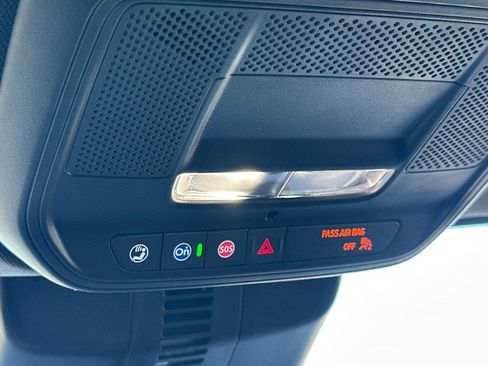 Used 2026 Chevrolet Traverse LT w/ LPO, Floor Liner Package FWD image 22