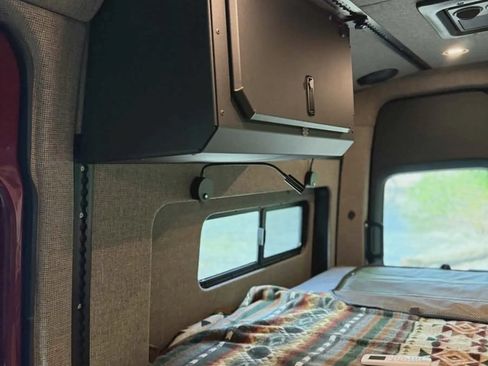 Used 2024 Mercedes-Benz Sprinter 2500 image 98