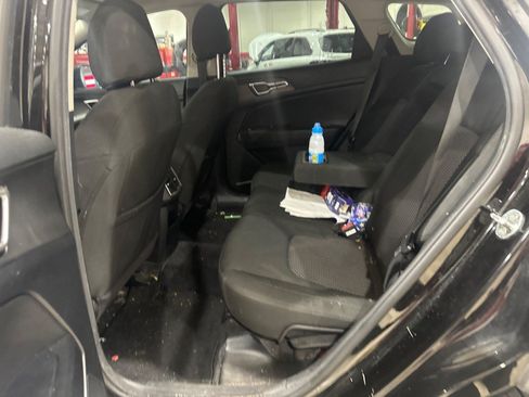 Used 2023 Kia Sportage LX FWD image 7