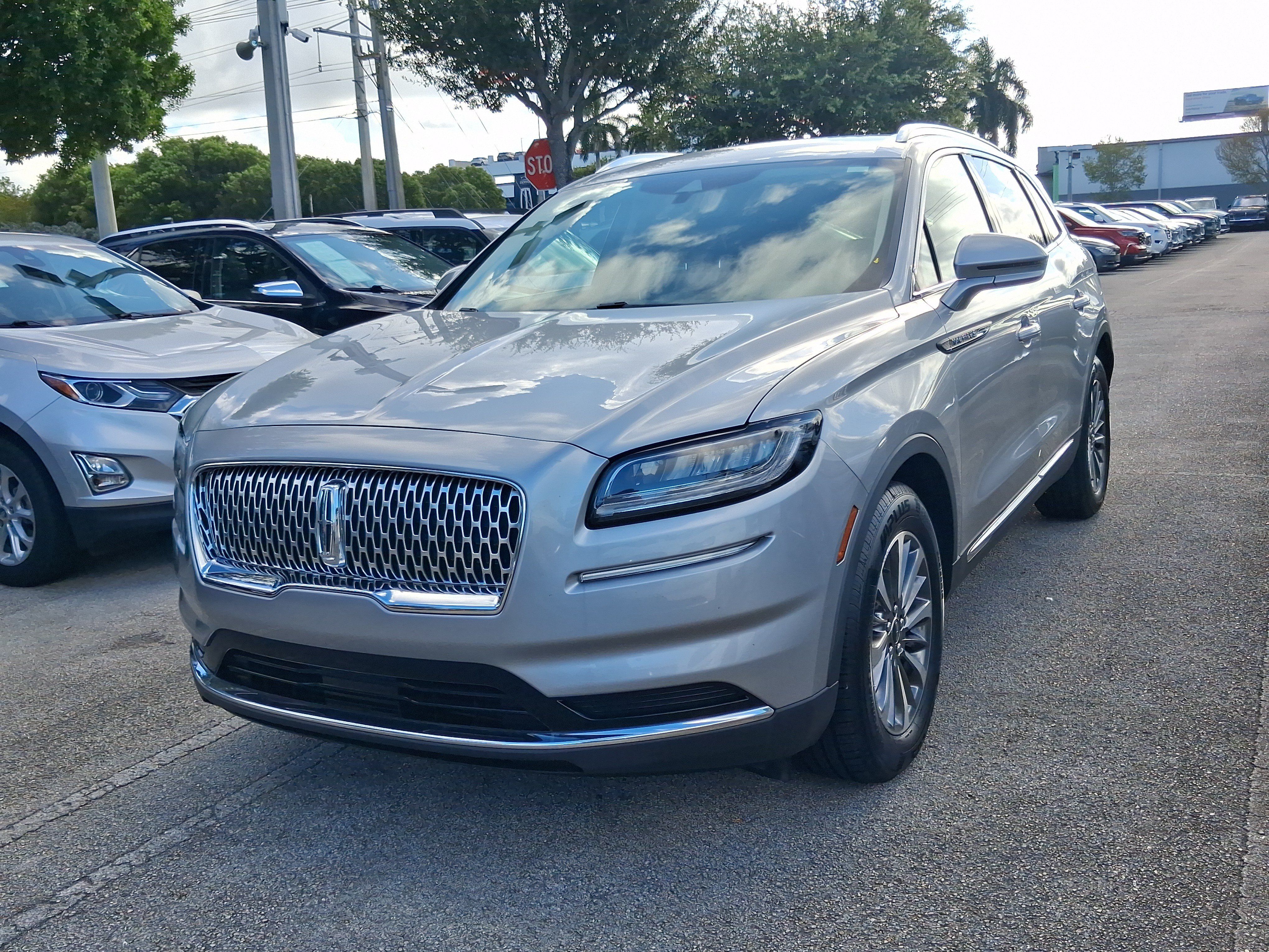 Certified 2023 Lincoln Nautilus FWD w/ Premium Package image 2