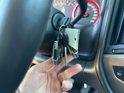 Used 2015 GMC Sierra 2500 Denali w/ Duramax Plus Package image 24