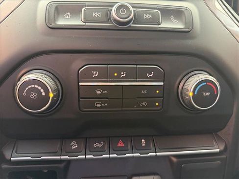 Used 2019 Chevrolet Silverado 1500 Custom Trail Boss w/ Custom Convenience Package AWD/4WD image 17
