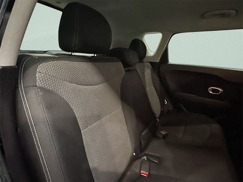 Used 2018 Kia Soul + image 8