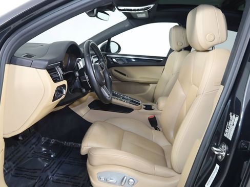 Used 2019 Porsche Macan AWD/4WD image 12
