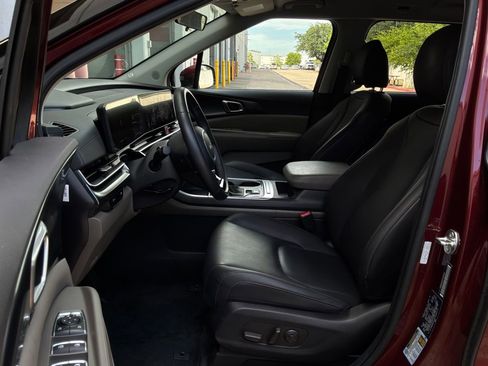 Used 2026 Kia Carnival FWD image 10