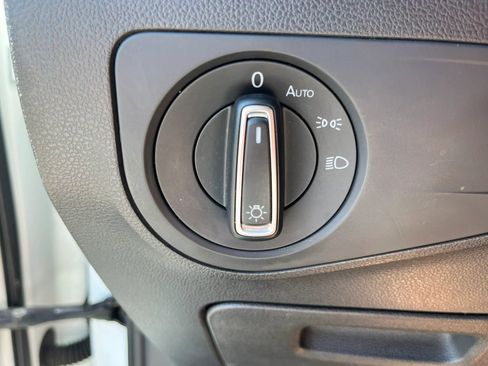 Used 2019 Volkswagen Tiguan SE FWD image 14