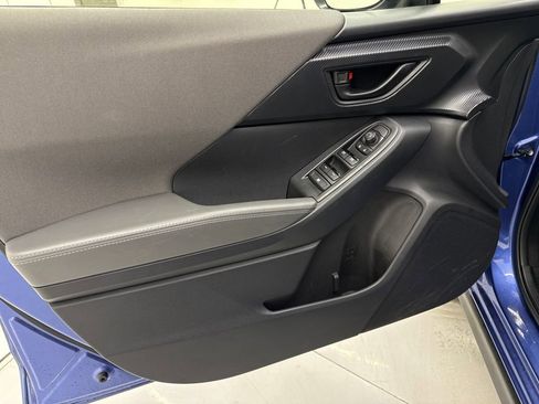 Used 2025 Subaru Crosstrek 2.0i Premium image 11
