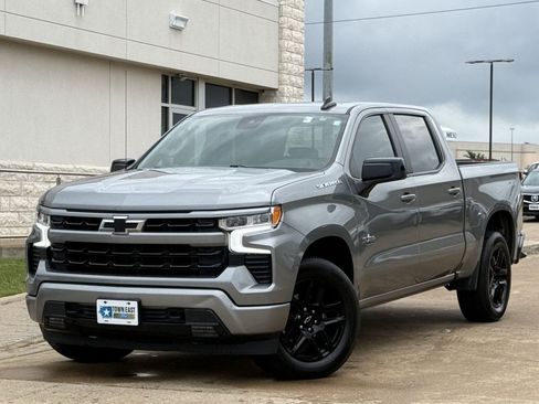 Used 2024 Chevrolet Silverado 1500 RST RWD image 2