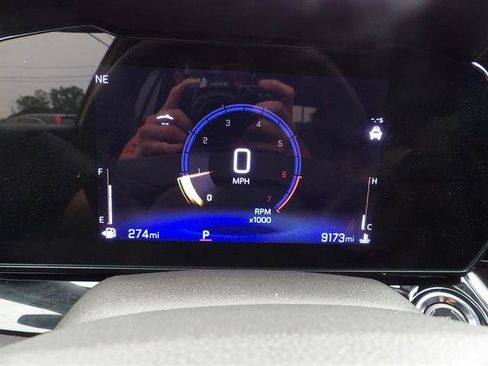 Used 2025 Chevrolet Trax RS w/ Driver Confidence Package FWD image 17