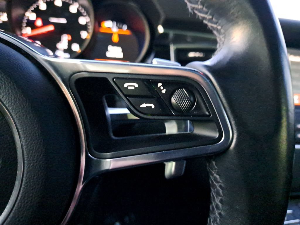 Used 2018 Porsche Macan AWD/4WD image 29