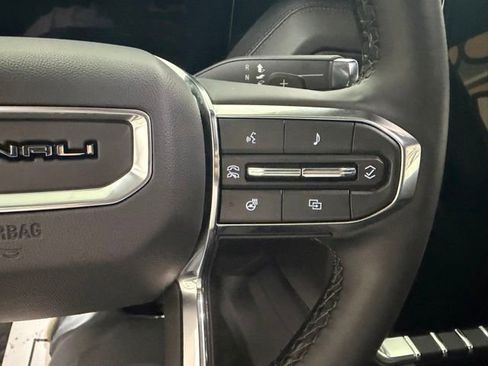 Used 2025 GMC Yukon Denali AWD/4WD image 18