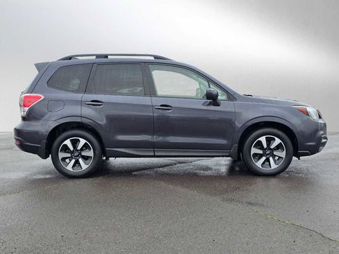 Used 2018 Subaru Forester 2.5i Premium AWD/4WD image 2