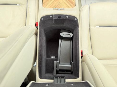 Used 2015 Rolls-Royce Wraith RWD image 39