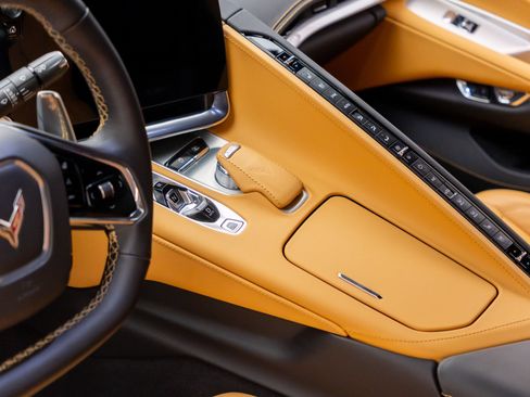 Used 2022 Chevrolet Corvette Stingray Preferred Cpe w/ Z51 Performance Package RWD image 11